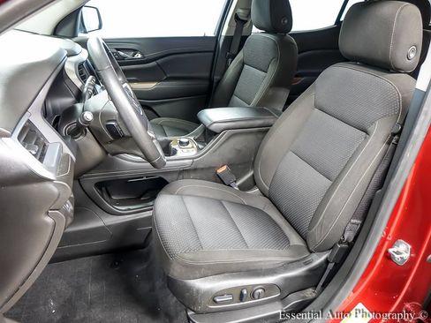 Used 2023 GMC Acadia SLE w/ Driver Convenience Package FWD image 9