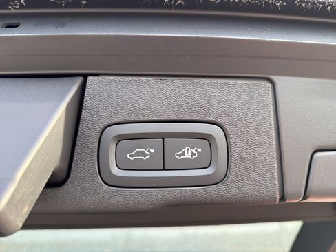 New 2026 Volvo XC60 B5 Ultra w/ Climate Package image 17