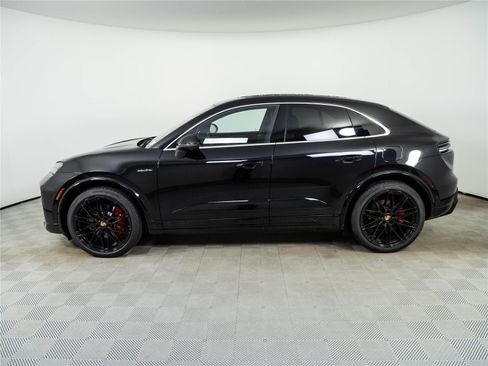 New 2026 Porsche Macan 4S Electric AWD/4WD image 2