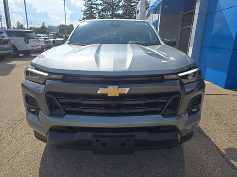 Used 2024 Chevrolet Colorado LT w/ LT Convenience Package III AWD/4WD image 3