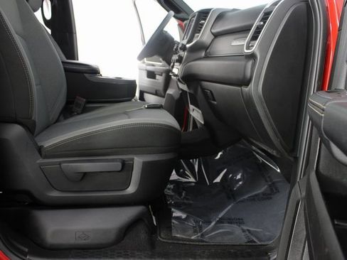 Used 2024 RAM 2500 Big Horn w/ Bed Utility Group image 19