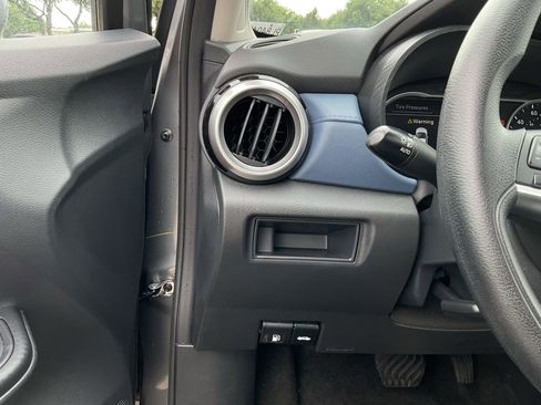 Used 2025 Nissan Versa SV image 24