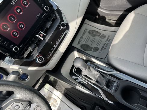 Used 2022 Toyota Corolla LE image 15