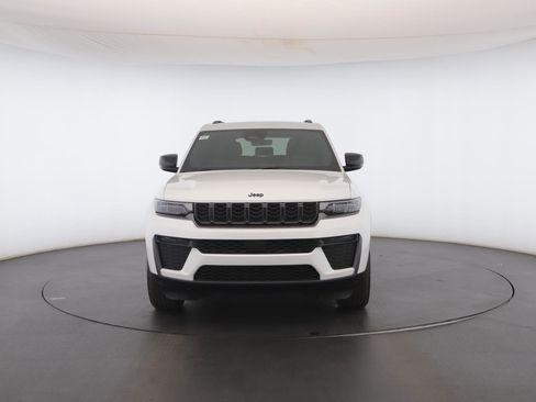 New 2026 Jeep Grand Cherokee Altitude AWD/4WD image 24