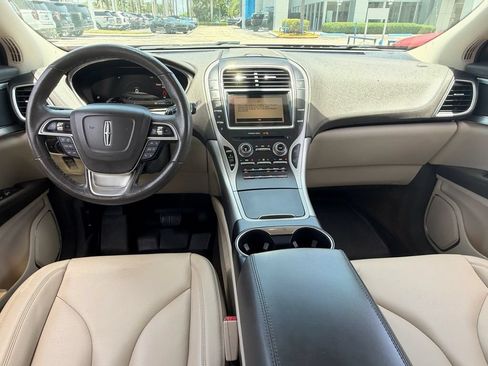 Used 2019 Lincoln Nautilus FWD image 13