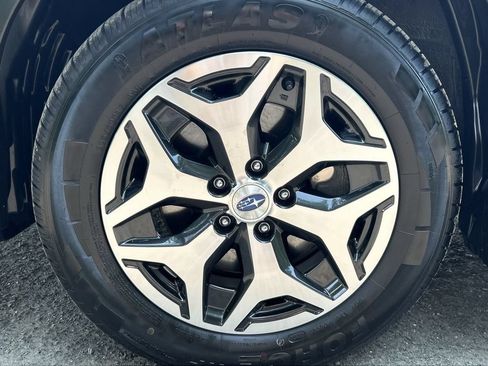 Certified 2023 Subaru Forester Premium AWD/4WD image 10