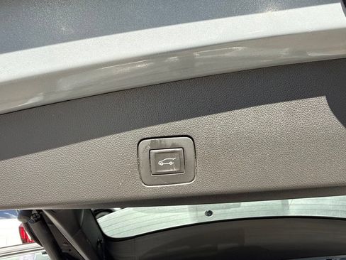 Used 2023 Buick Encore GX Select w/ Sport Touring Package FWD image 15