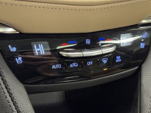 Used 2022 Cadillac XT5 Premium Luxury image 25