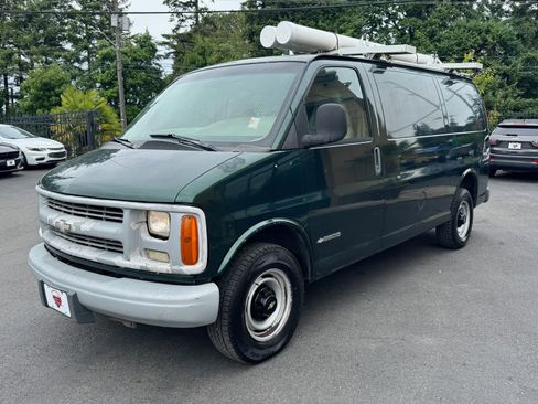 Used 2002 Chevrolet Express 2500 RWD image 3
