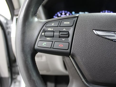 Used 2018 Genesis G80 3.8 w/ Option Group 02 image 10