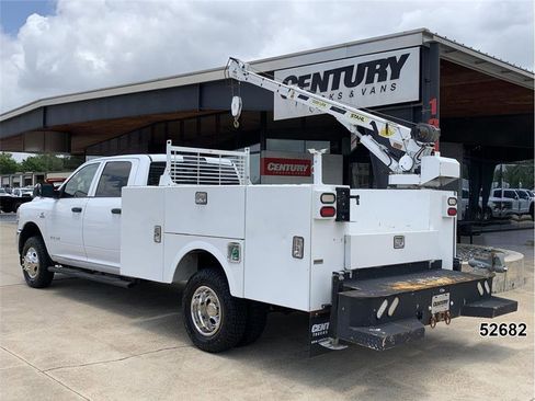 Used 2021 RAM 3500 Tradesman w/ Chrome Appearance Group AWD/4WD image 9