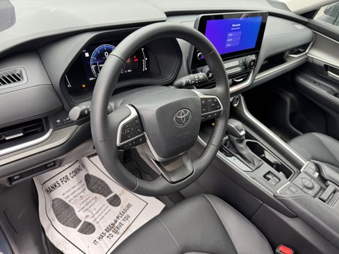 Used 2026 Toyota Grand Highlander AWD image 19