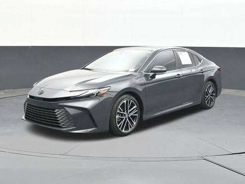 Used 2025 Toyota Camry XLE w/ Premium Package FWD image 7