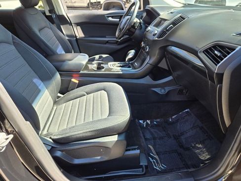 Used 2017 Ford Edge SE image 19