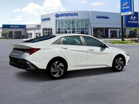 New 2025 Hyundai Elantra Limited image 8