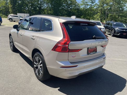 Used 2023 Volvo XC60 B5 Core AWD/4WD image 3
