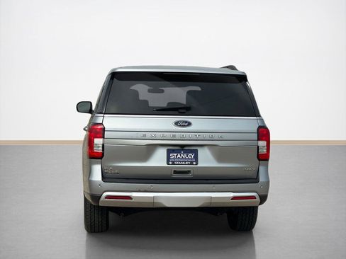 Certified 2024 Ford Expedition Max XLT image 7