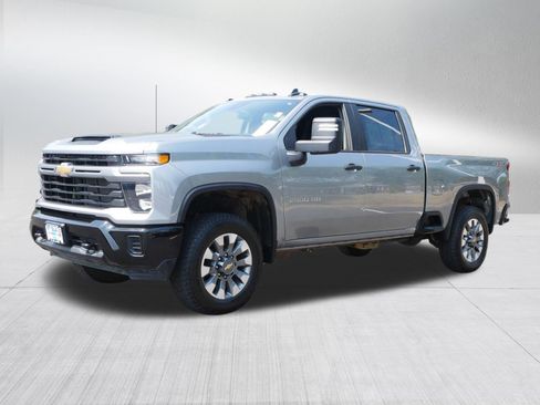 Used 2025 Chevrolet Silverado 2500 Custom w/ Custom Convenience Package AWD/4WD image 3