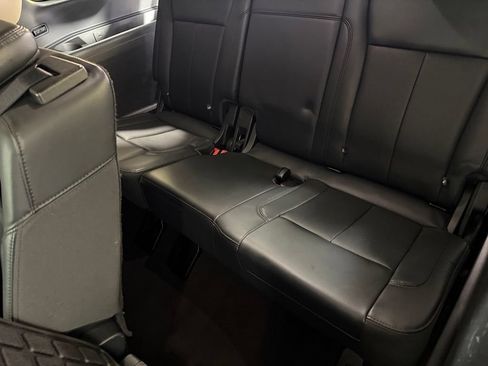 Used 2024 Ford Expedition XLT AWD/4WD image 27