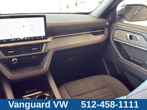 Used 2025 Ford Explorer ST-Line w/ ST-Line Street Pack AWD/4WD image 28