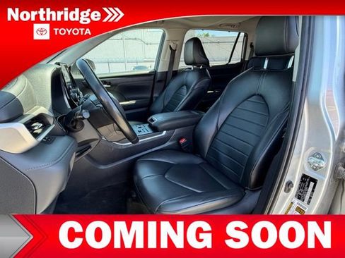 Certified 2023 Toyota Highlander XLE AWD/4WD image 6