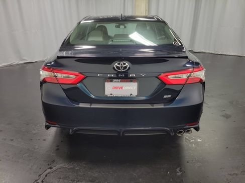 Used 2020 Toyota Camry SE FWD image 7