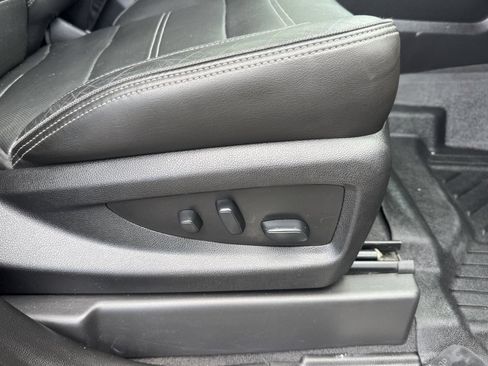 Used 2019 GMC Yukon XL Denali w/ Denali Ultimate Package AWD/4WD image 28