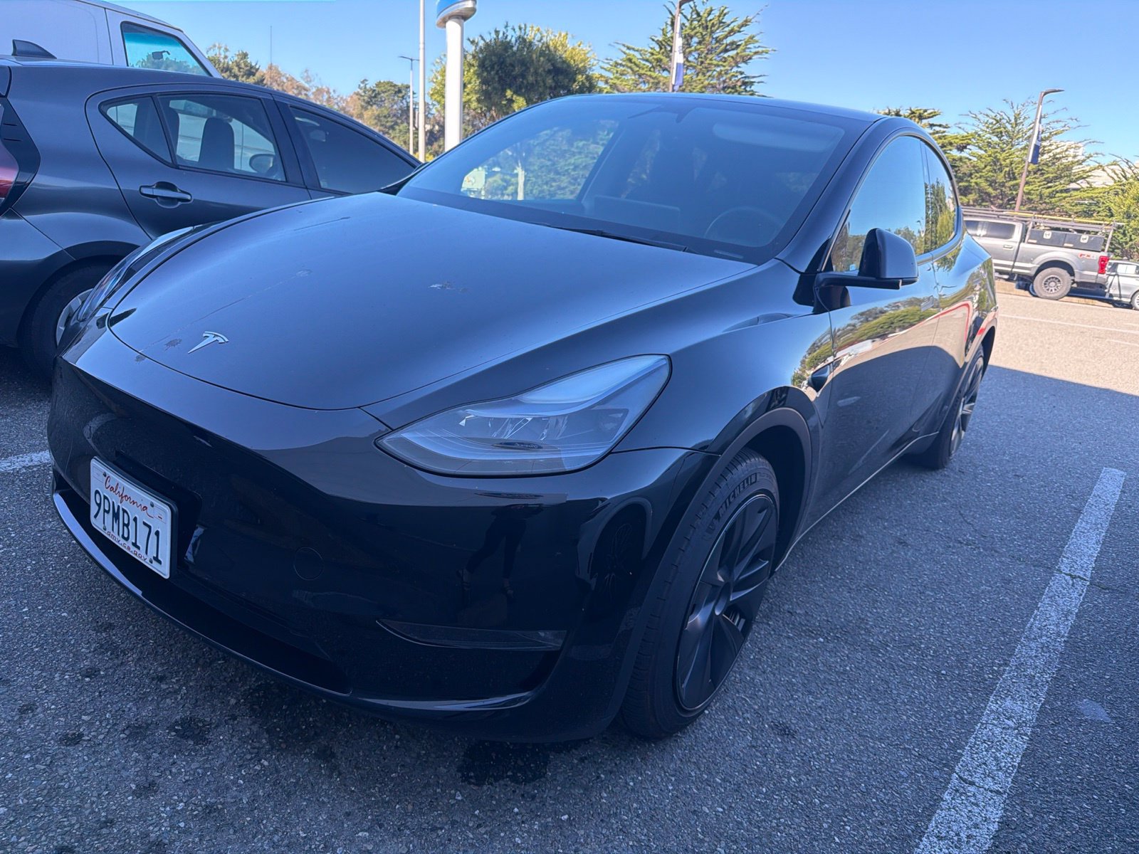 Used 2024 Tesla Model Y Long Range AWD/4WD image 3