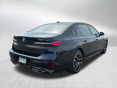 Used 2023 BMW 760i xDrive w/ Luxury Rear Seating Package AWD/4WD image 8