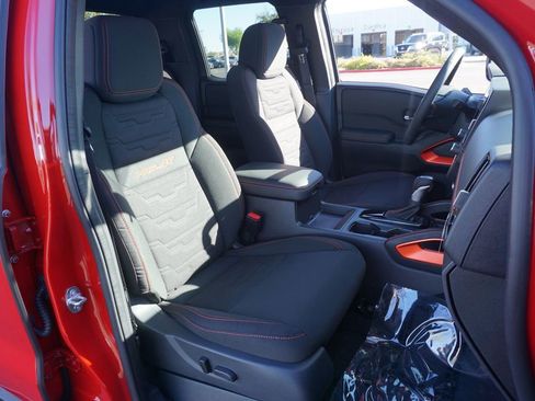 Certified 2025 Nissan Frontier PRO-4X AWD/4WD image 11
