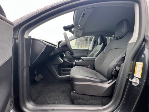 Used 2026 Tesla Model Y 2WD image 14