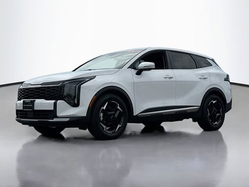 Used 2026 Kia Sportage EX FWD image 11