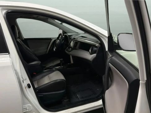 Used 2014 Toyota RAV4 XLE AWD/4WD image 21