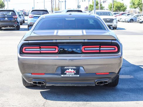 Used 2019 Dodge Challenger SXT RWD image 7