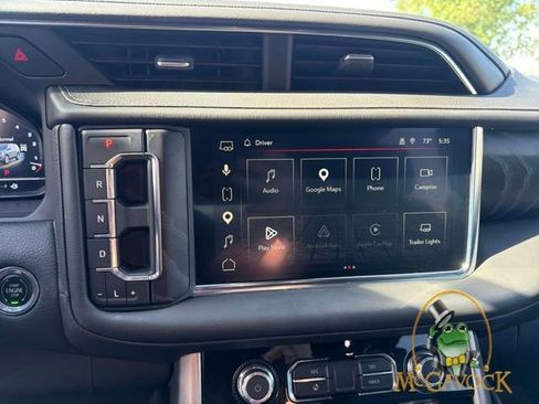 Used 2023 GMC Yukon Denali AWD/4WD image 15