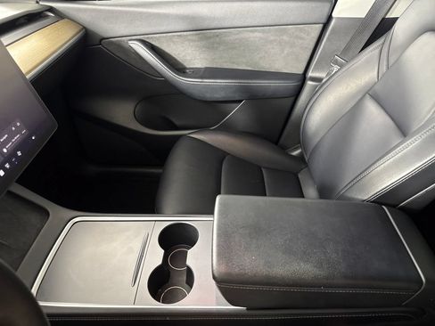 Used 2022 Tesla Model Y Performance AWD/4WD image 17