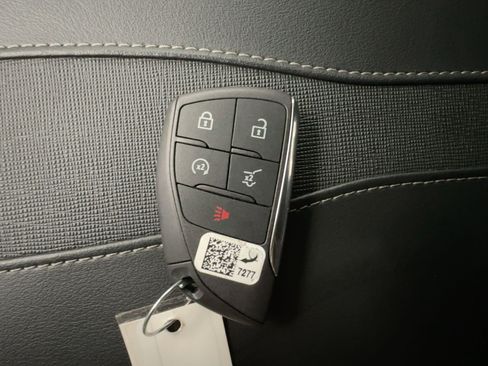 Used 2025 Buick Enclave Sport Touring image 32