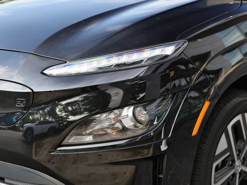 Used 2023 Hyundai Kona SE FWD image 13