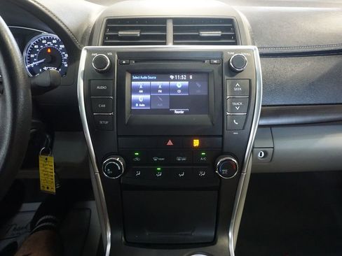 Certified 2017 Toyota Camry LE FWD image 9