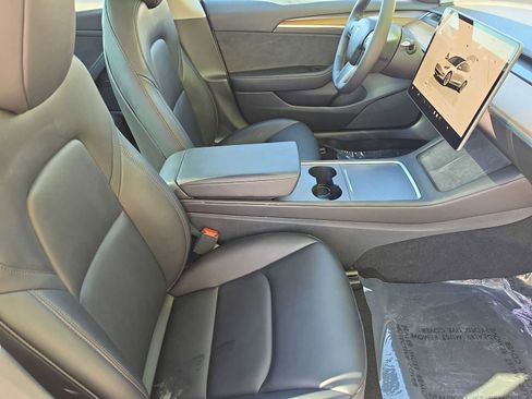 Used 2023 Tesla Model 3 Standard Range image 18