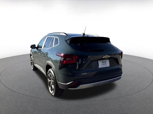 Used 2025 Chevrolet Trax LT image 11
