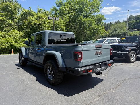 Used 2024 Jeep Gladiator Mojave AWD/4WD image 4