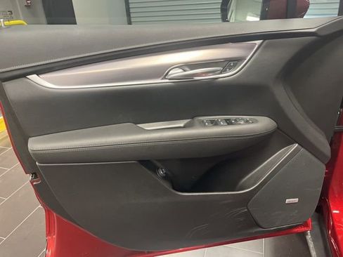 Certified 2024 Cadillac XT5 Luxury image 10