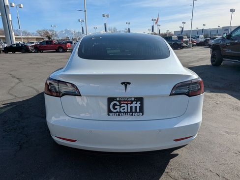 Used 2019 Tesla Model 3 Standard Range Plus image 5