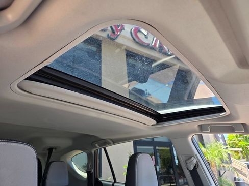 Used 2015 Toyota RAV4 XLE FWD image 17