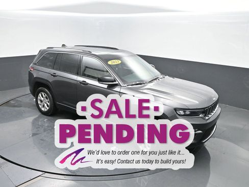 Used 2023 Jeep Grand Cherokee Limited image 41