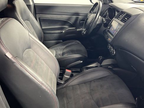 Used 2018 Mitsubishi Outlander Sport SE image 25