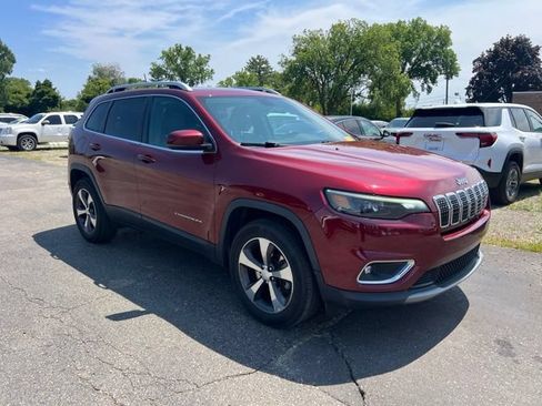 Used 2019 Jeep Cherokee Limited AWD/4WD image 3