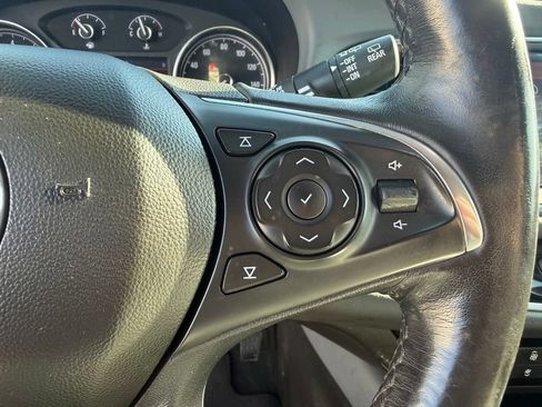Used 2021 Buick Enclave Essence FWD image 30