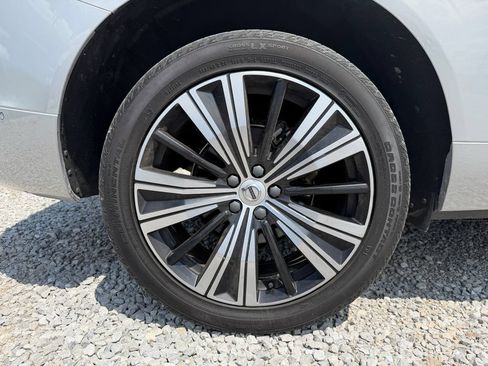 Used 2023 Volvo XC60 B5 Plus AWD/4WD image 31